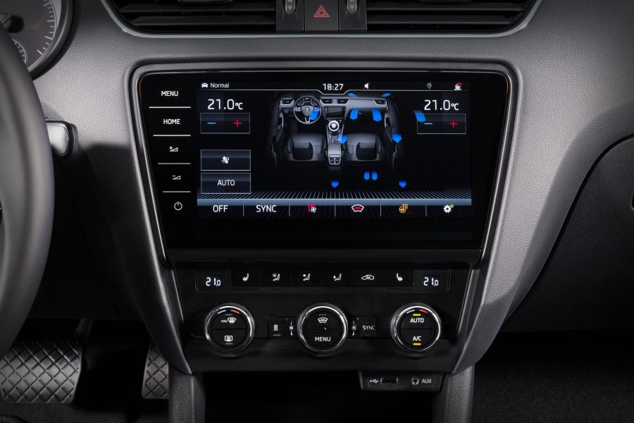Детали интерьера Skoda Octavia Combi 4x4 (5E) 2017 года  (WW) (фото 9 из 67)